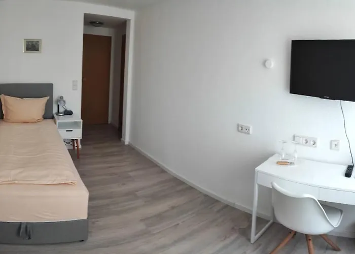 Schiff Nocleg ze śniadaniem