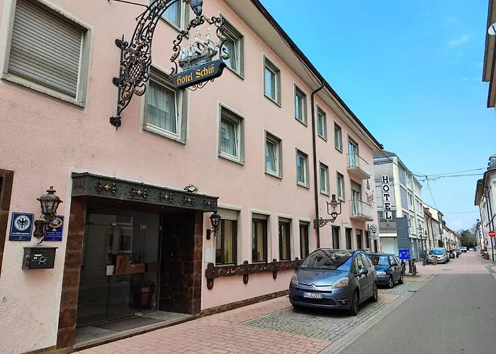 Schiff Nocleg ze śniadaniem