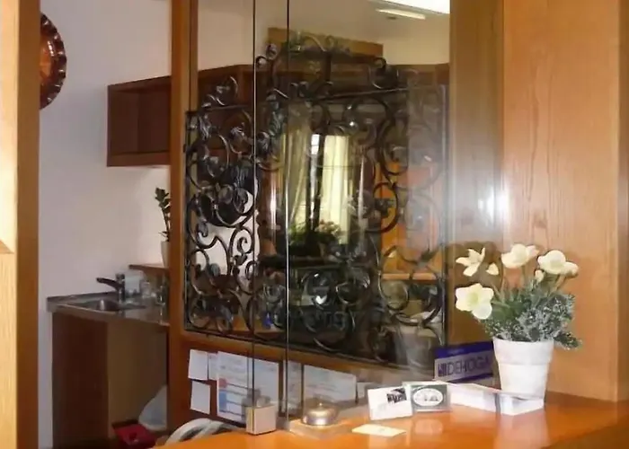 Schiff Nocleg ze śniadaniem