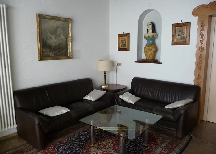 Schiff לינה וארוחת בוקר 3*